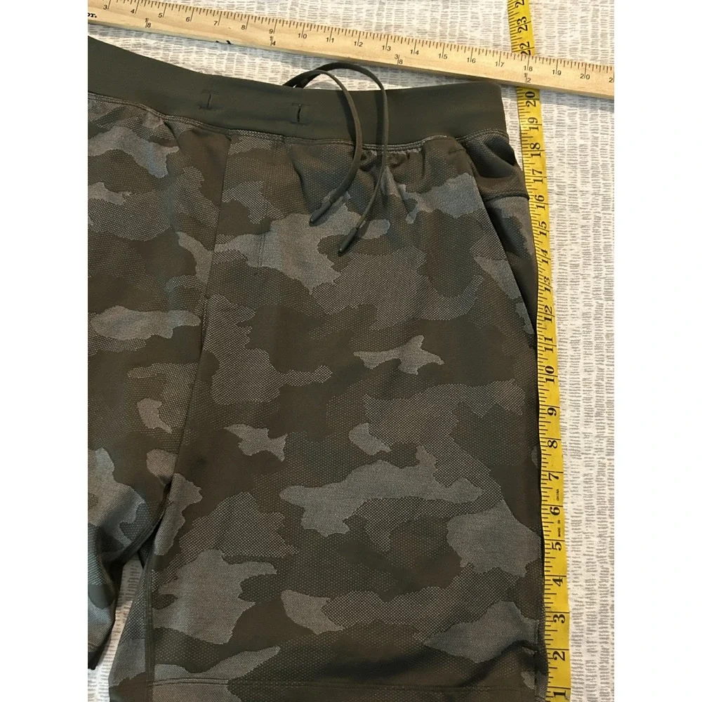 XL Lululemon T.H.E. Shorts 9